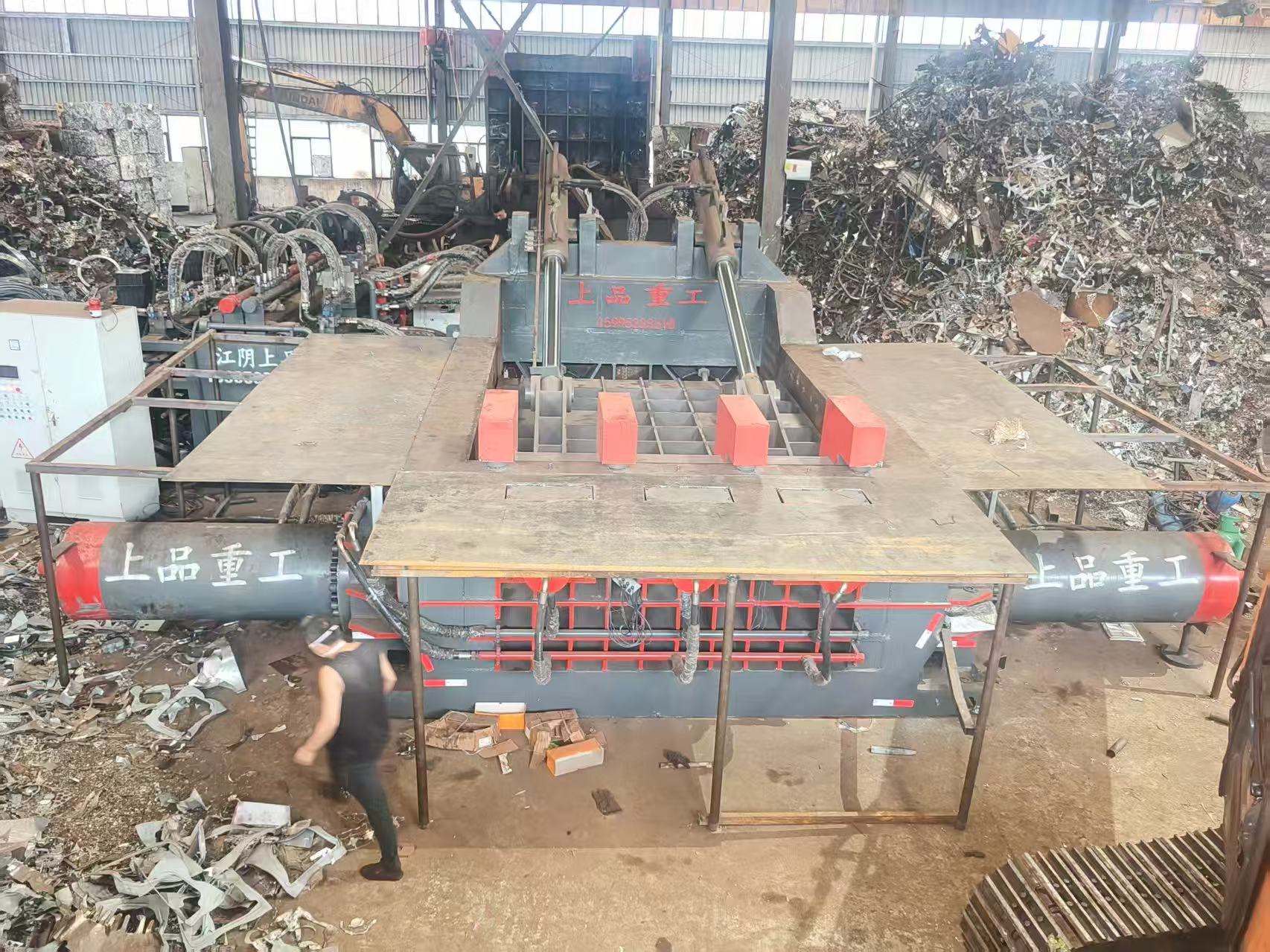 1000T 金属打包机，安装现场